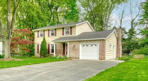 160 Courtly CIR, Rochester, NY 14615