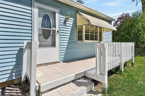 157 Hollybrook RD, Rochester, NY 14623