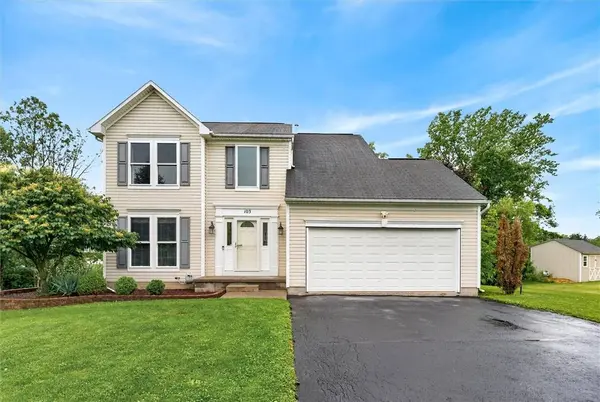 103 Sparrow DR, West Henrietta, NY 14586