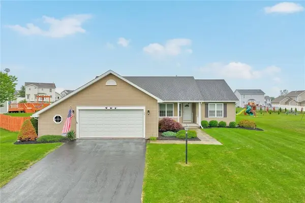 82 Harrogate XING, West Henrietta, NY 14586