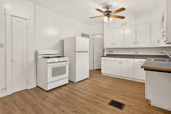 95 Culver RD, Rochester, NY 14620