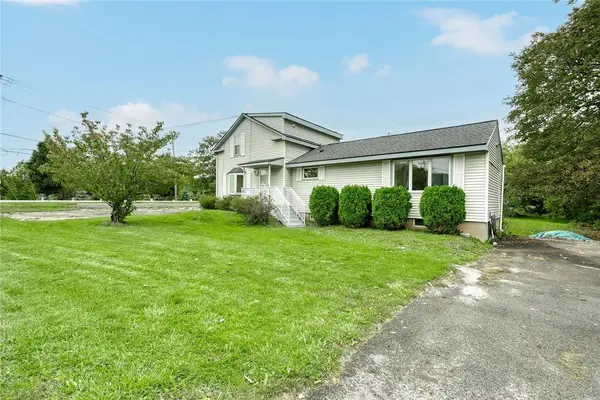 9235 W Ridge RD