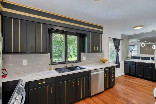 16 Kitty Hawk DR, Pittsford, NY 14534