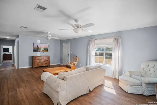 245 Bluffcreek, La Vernia, TX 78121