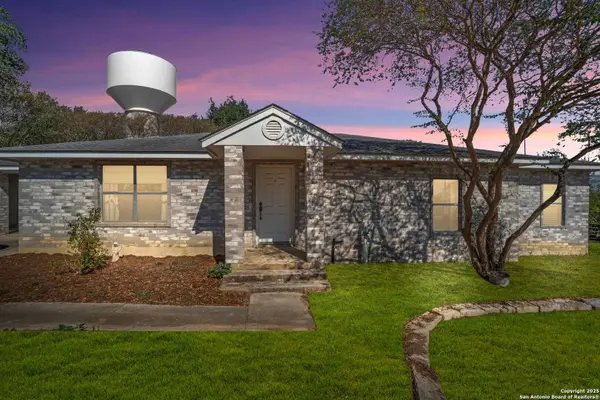 245 Bluffcreek, La Vernia, TX 78121