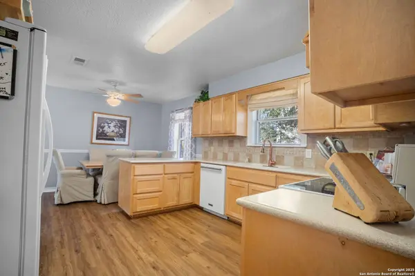 245 Bluffcreek, La Vernia, TX 78121