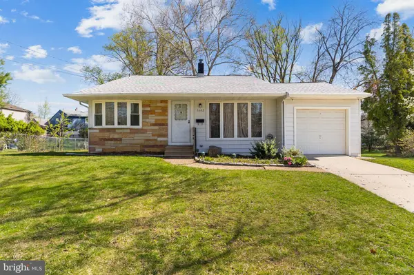 1602 N BOWLING GREEN DR, Cherry Hill, NJ 08003