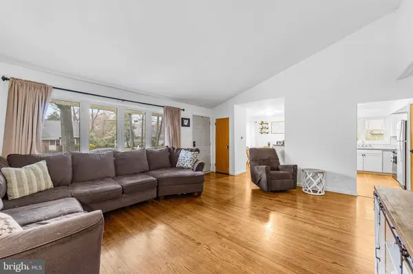 1602 N BOWLING GREEN DR, Cherry Hill, NJ 08003