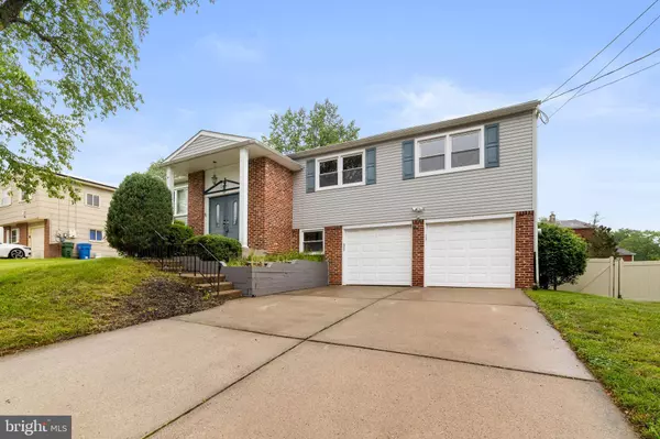 25 CLEMSON RD, Cherry Hill, NJ 08034