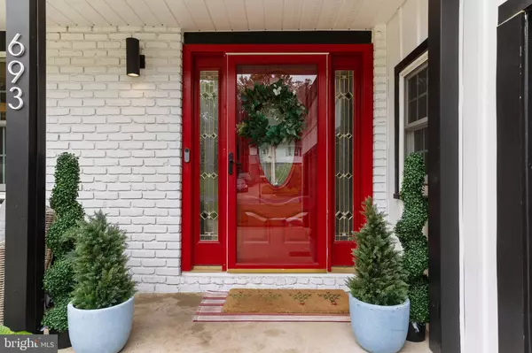 693 LINCOLN DR, Mount Laurel, NJ 08054