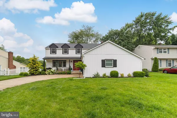 693 LINCOLN DR, Mount Laurel, NJ 08054