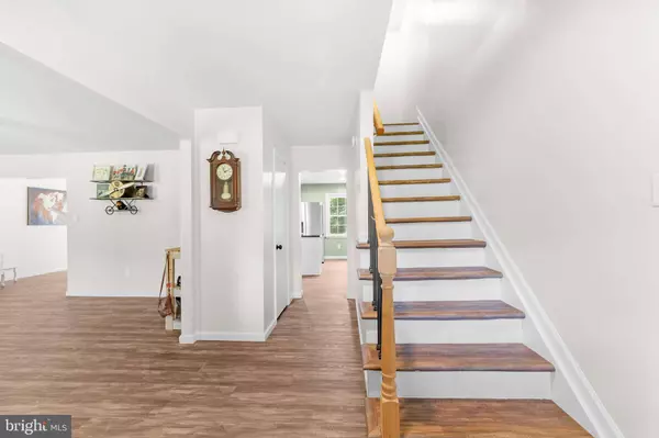 13 RETREAT RD, Southampton, NJ 08088