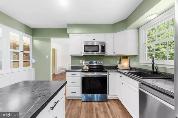 13 RETREAT RD, Southampton, NJ 08088