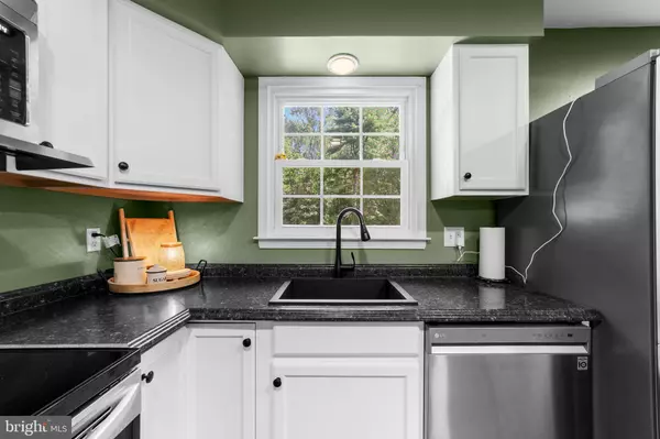 13 RETREAT RD, Southampton, NJ 08088