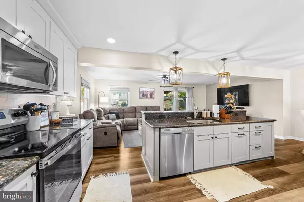 157 OXFORD RD, Delran, NJ 08075