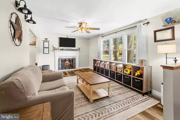 157 OXFORD RD, Delran, NJ 08075