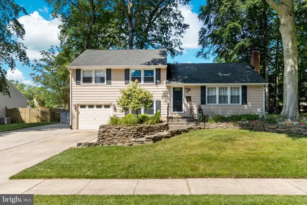 157 OXFORD RD, Delran, NJ 08075