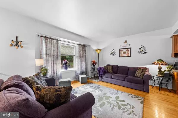 1606 GORDON RD, Burlington, NJ 08016