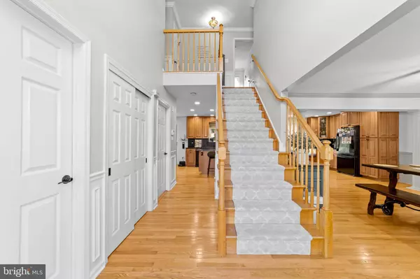 8 CHRISTOPHER DR, Marlton, NJ 08053