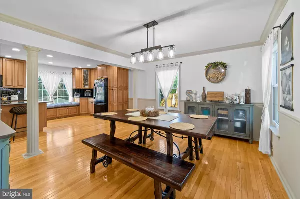 8 CHRISTOPHER DR, Marlton, NJ 08053