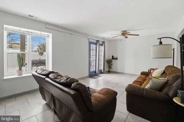 8 ARK CT, Sewell, NJ 08080