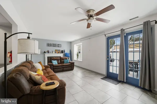 8 ARK CT, Sewell, NJ 08080