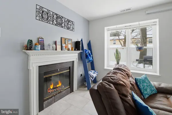 8 ARK CT, Sewell, NJ 08080