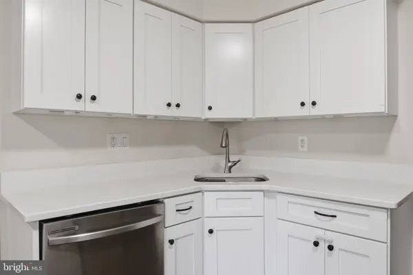 3 PRINCE CHARLES CT, Marlton, NJ 08053