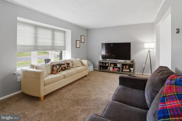 14 WOODHURST DR, Mount Holly, NJ 08060