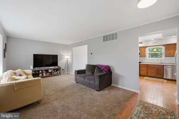 14 WOODHURST DR, Mount Holly, NJ 08060