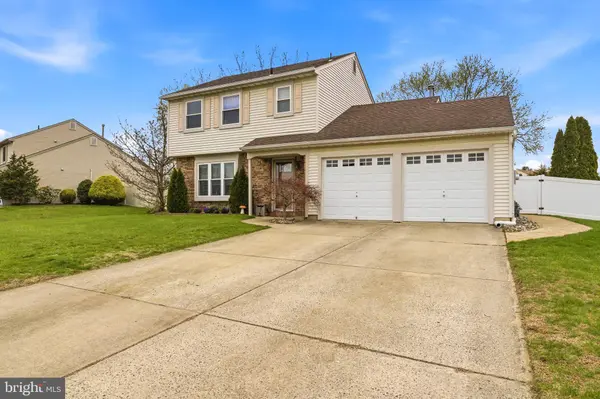 14 WOODHURST DR, Mount Holly, NJ 08060