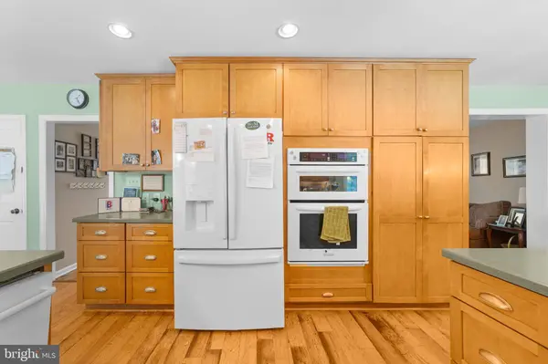 238 ST DAVID DR, Mount Laurel, NJ 08054