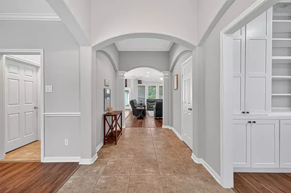 718 Silver Creek CIR, Richmond, TX 77406