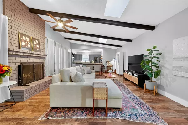 14423 Locke LN, Houston, TX 77077