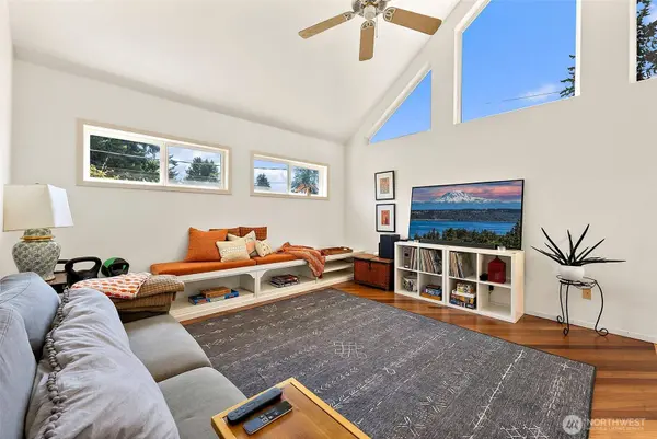 336 Summit AVE, Fircrest, WA 98466
