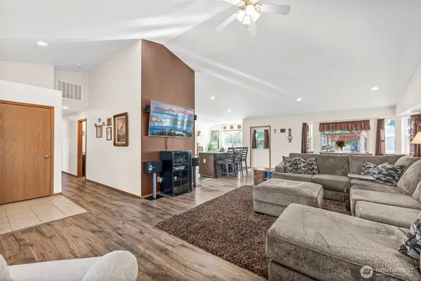 2306 215th ST E, Spanaway, WA 98387