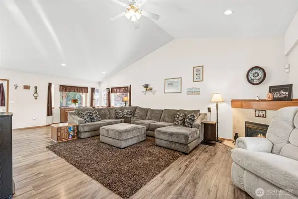 2306 215th ST E, Spanaway, WA 98387