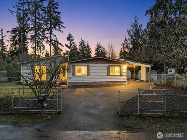 11611 201st AVE E, Bonney Lake, WA 98391