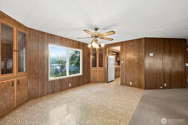 11611 201st AVE E, Bonney Lake, WA 98391