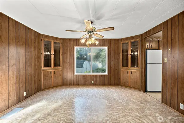 11611 201st AVE E, Bonney Lake, WA 98391