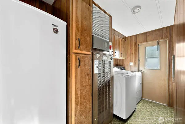 11611 201st AVE E, Bonney Lake, WA 98391