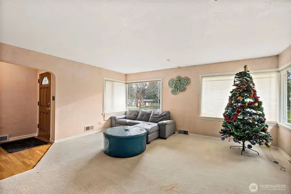 7419 112th ST E, Puyallup, WA 98373
