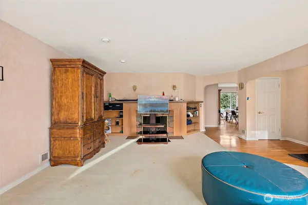 7419 112th ST E, Puyallup, WA 98373