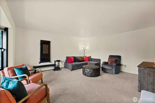 6121 Gold CT SW, Tumwater, WA 98512