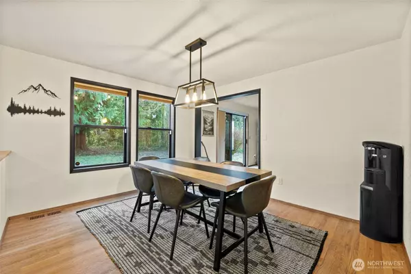 6121 Gold CT SW, Tumwater, WA 98512