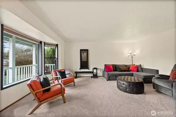 6121 Gold CT SW, Tumwater, WA 98512