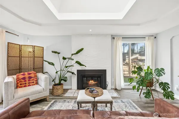 702 Yale ST, Fircrest, WA 98466