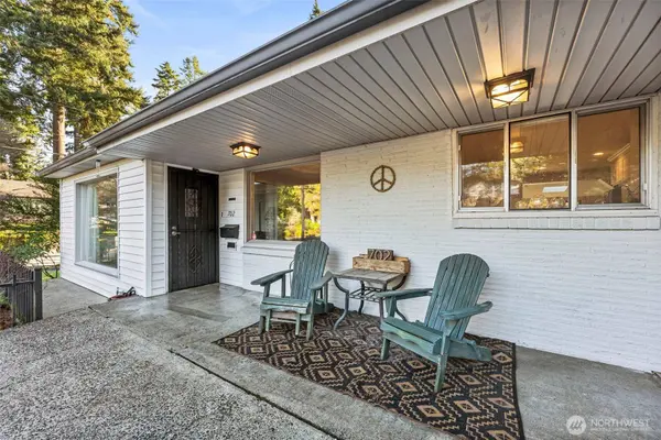 702 Yale ST, Fircrest, WA 98466