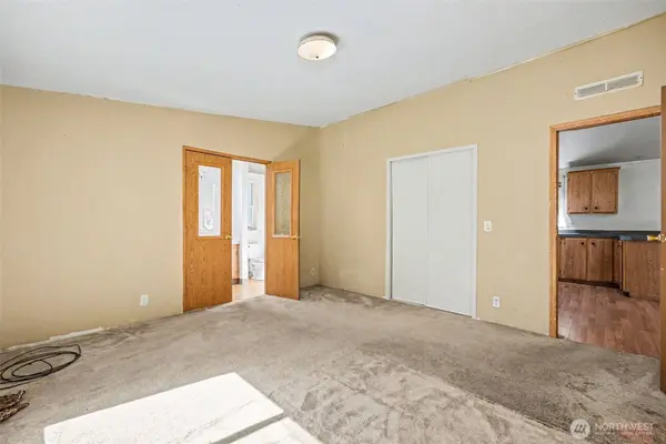 5709 366th ST S, Roy, WA 98580