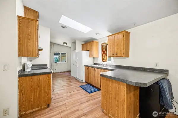 5709 366th ST S, Roy, WA 98580